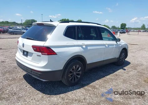 2019 Volkswagen Tiguan 2.0T Se/2.0T Sel/2.0T Sel R-Line/2.0T Sel R-Line Black z USA, uszkodzony, nr VIN 3VV2B7AX9KM077362